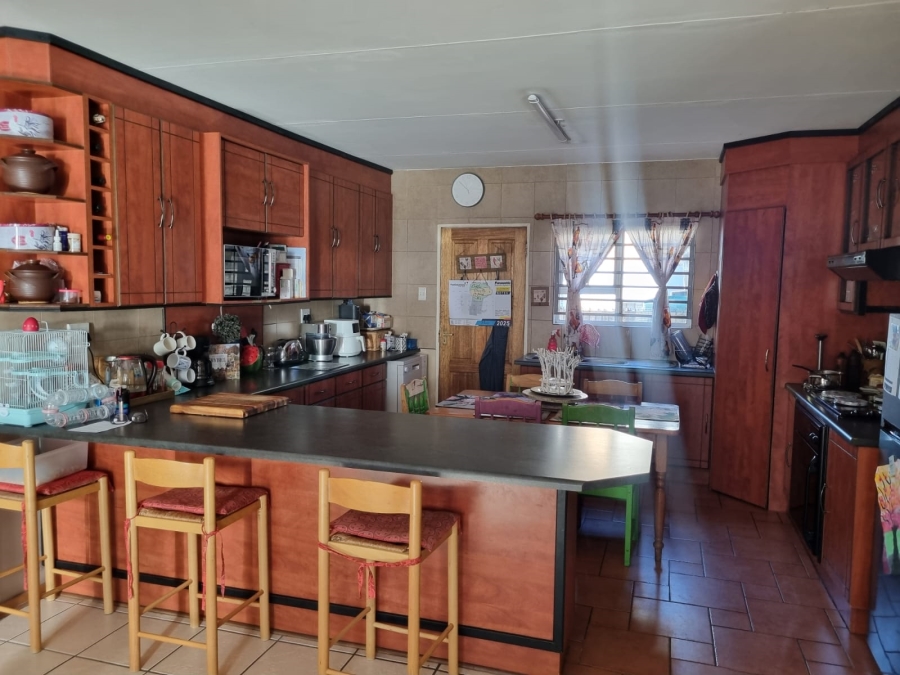 To Let 4 Bedroom Property for Rent in Langenhovenpark Free State